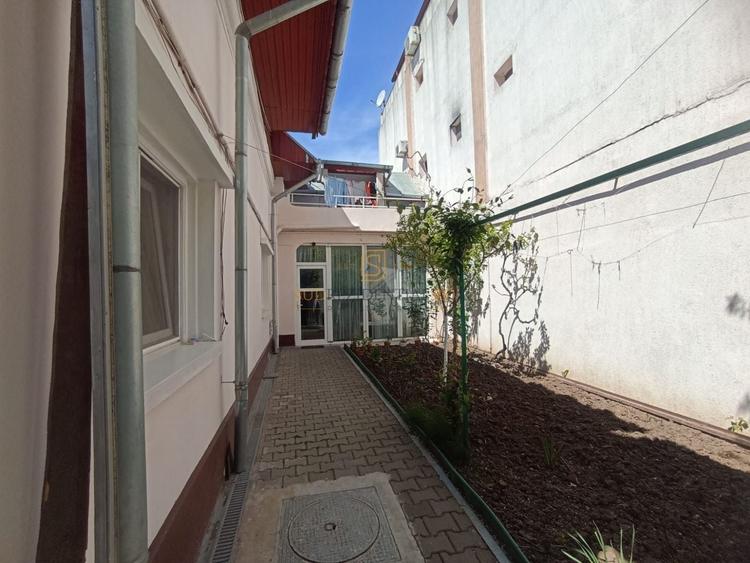 Casa spatioasa cu 7 camere, zona Bd. Brancoveanu, acces facil metrou - 12