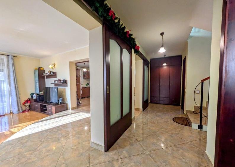 Casa singur in curte Mure? Unirii Zona Pom... - 12