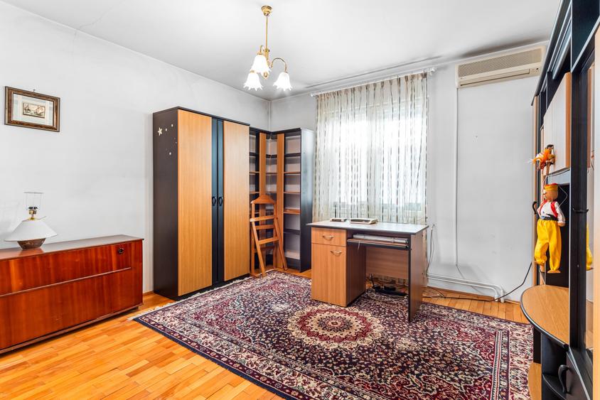 Vilă tip bloc 12 camere, 2 garaje 2 boxe  zona Tomis 1  Flămânda - 26