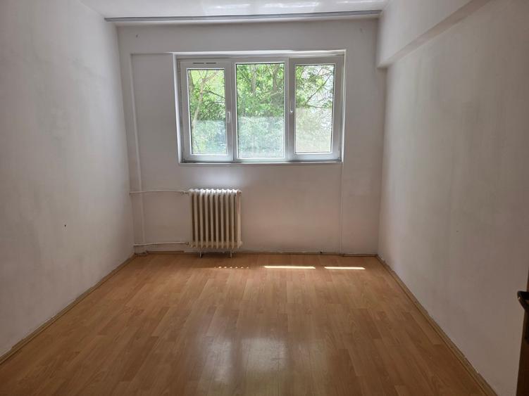 Jean Steriadi, 5 minute metrou 1 Decembrie 1918, bloc reabilitat, - 4