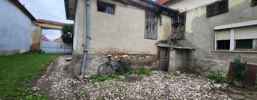 Casa situata in strada Republicii  nr. 198 in Sanpetru, teren 1.600 mp! - 5