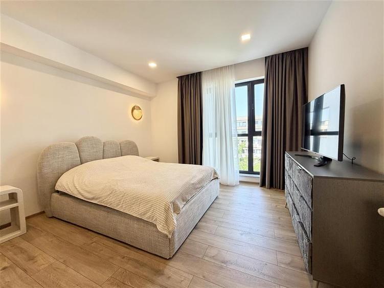 Apartament cu 3 camere decomandat, mobilat în Herăstrău