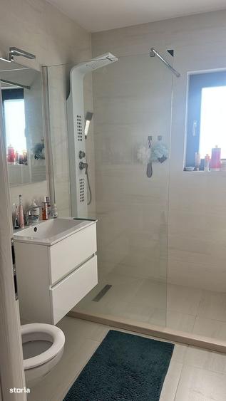 Casă cu 3 camere cu Teren 400 Mp în Bradu