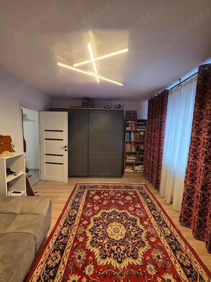 De vanzare apartament cu 2 camere ?i balcon mobilat ?i utilat, situat pe Bulevardul Roman Musat - 13
