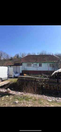 Casă cu 2 camere în Hinchiriș