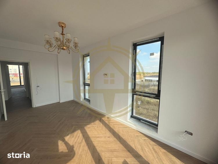 Casă cu 4 camere cu Teren 250 Mp în Petrești
