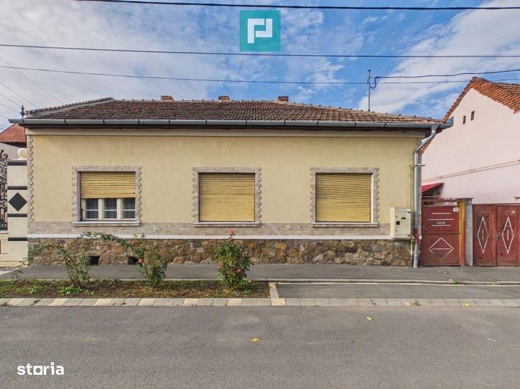 Casă cu 4 camere în Bârzești
