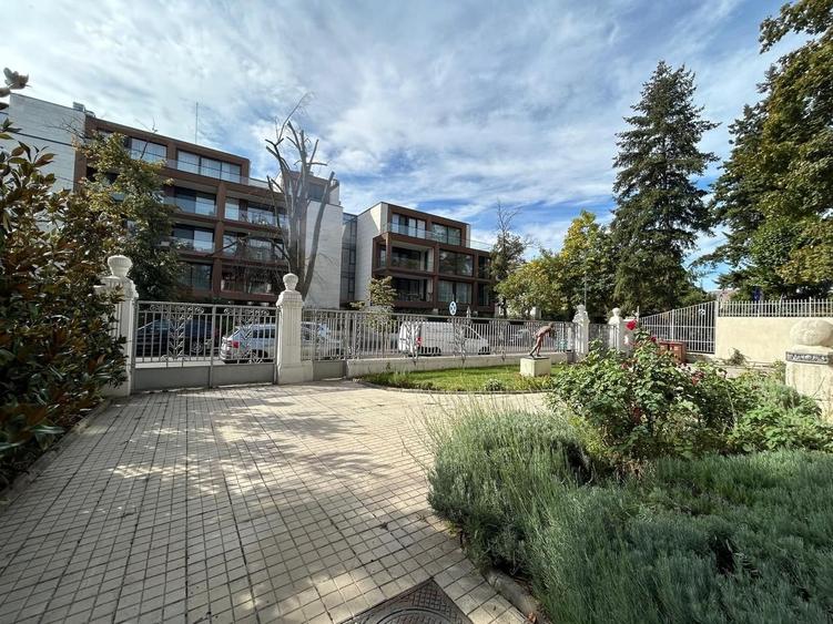 Aviatorilor, vila reprezentativa de inchiriat - 30