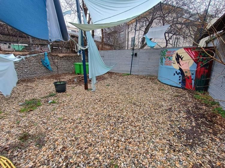 Dacia vila  utilata  pentr restaurant parter etaj curte  terasa 400`mp - 4