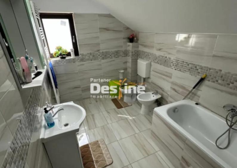 Pa?cani - Vila spa?ioasa cu terase, garaj ?i curte mar - 5