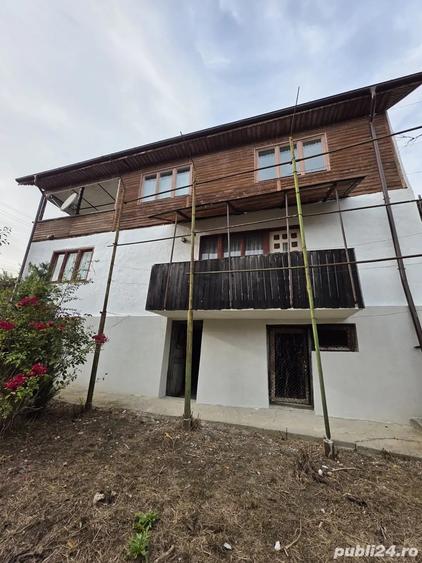 De vanzare ! 2 Case + Livada - 2