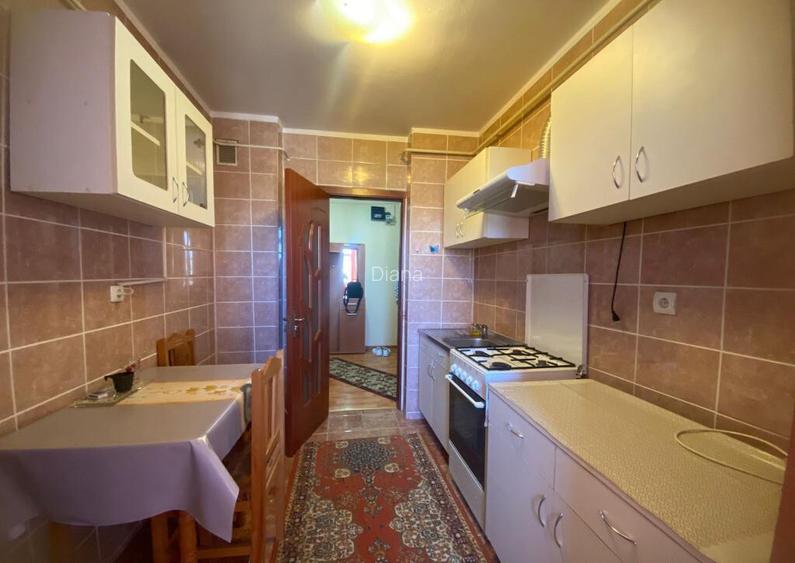 Apartament 2 cam decomandat, centrala termica, mobilat ?i utilat Apartament 2 cam decomandat, centrala termica, mobilat ?i utilat