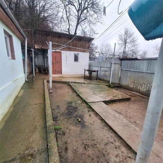 BOCSA Montana, Casa Cocheta cu curte . - 7