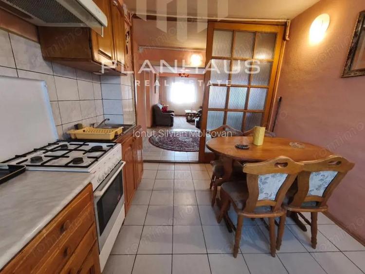 Apartament 4 camere 120 mp, zona centrala, vizavi de Canal 7, Baia Mare Apartament 4 camere 120 mp, zona centrala, vizavi de Canal 7, Baia Mare