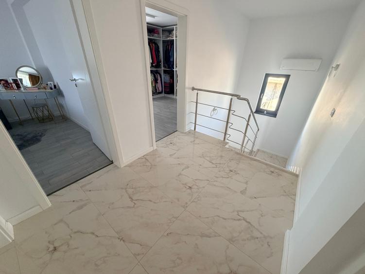 Casa moderna cu piscina P+1. 5 cam. Teren 603 mp - 12