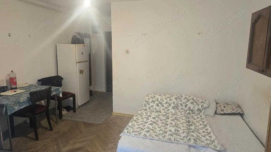 Inchiriez sau vand garsoniera in Deva, zona Dacia, etaj 1, mobilata, utilata - 3