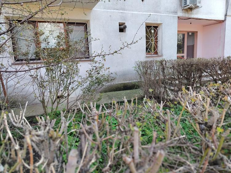 Apartament 2 camere semi decomandate zona Scoala 10 parter - 3