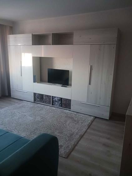 Inchiriez apartament doua camere stradal - 1