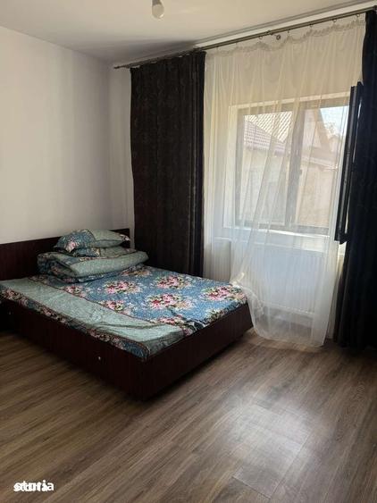 Casă cu 10 camere cu Teren 300 Mp în Central