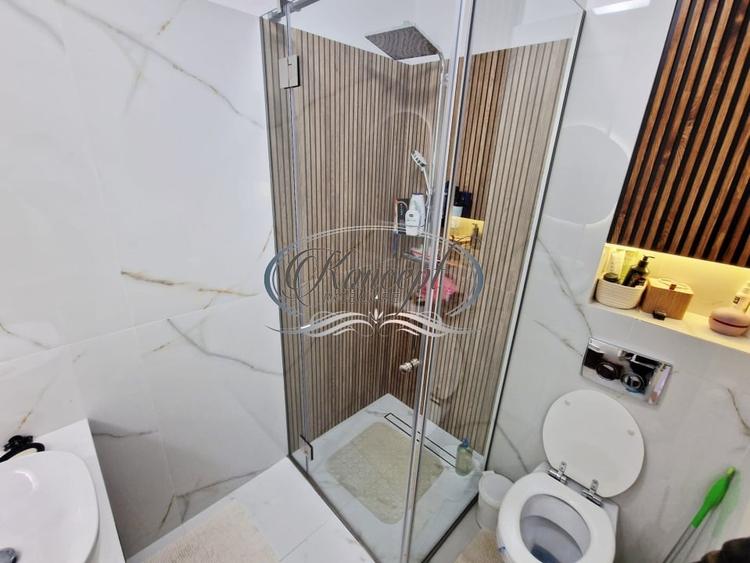 Apartament cu 4 camere semidecomandat, mobilat în Europa