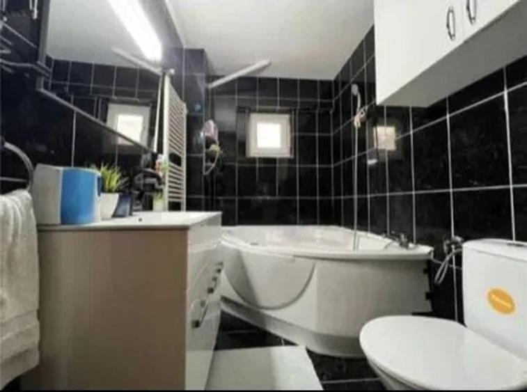 Apartament cu 3 camere, decomandat, etaj 3/7, zona Cug - 7