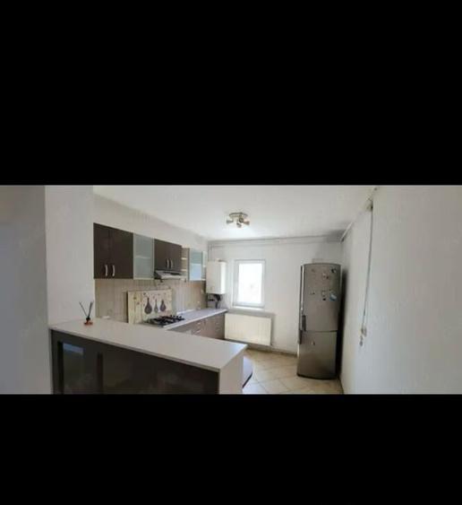 Apartament cu 4 camere, decomandat - zona Grivitei - 3