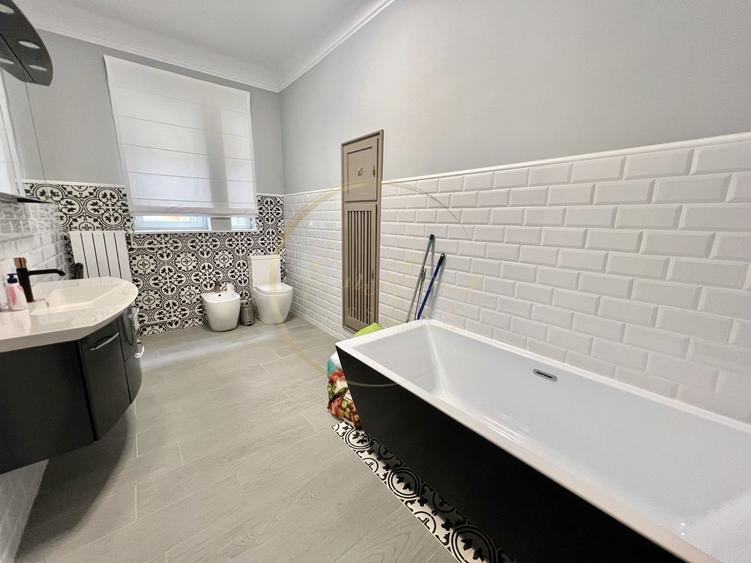 Apartament cu 3 camere, mobilat în Ultracentral