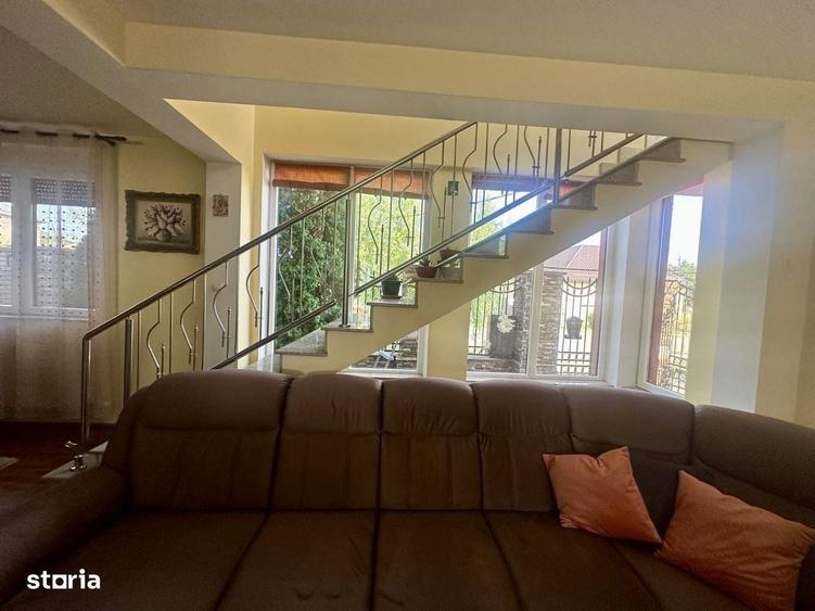Casă cu 4 camere cu Teren 1380 Mp în Central