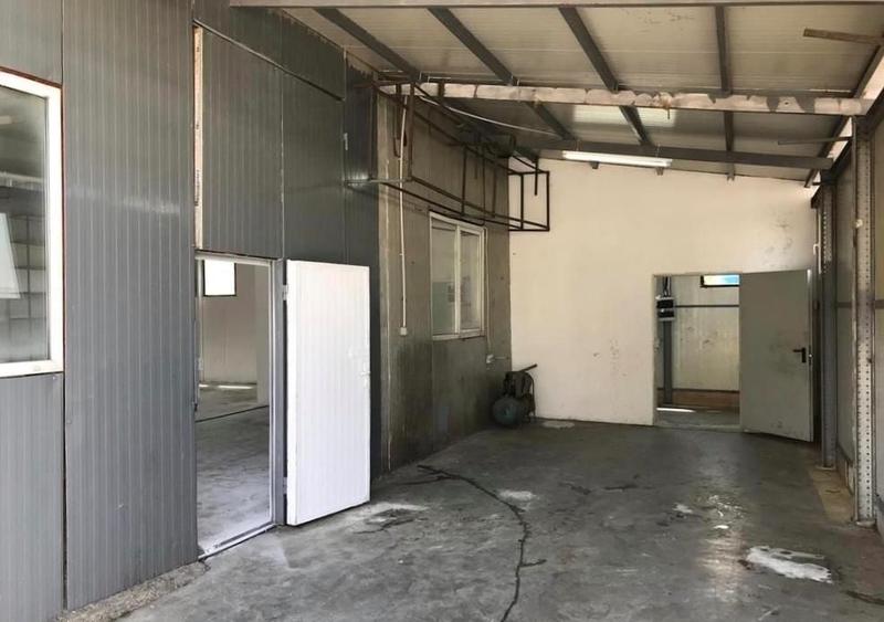 Spatiu industrial 200 mpTractorul - 3