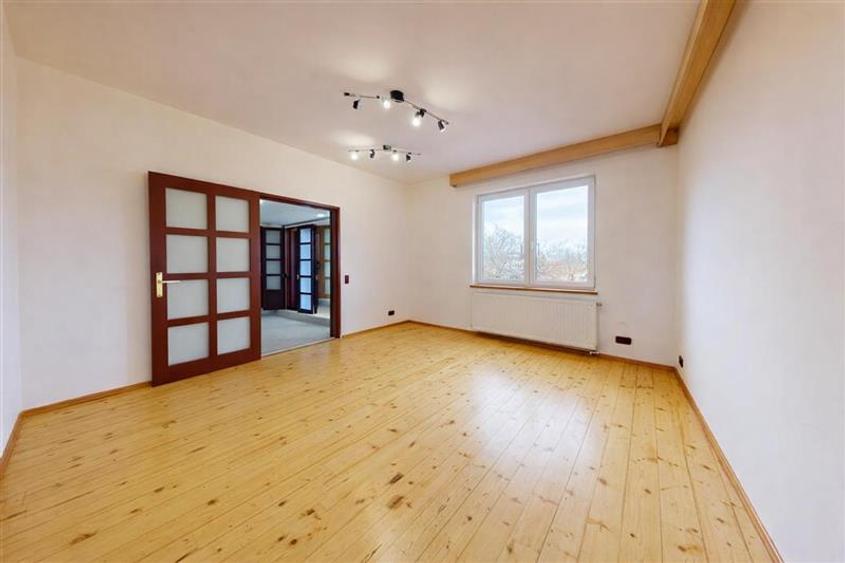 Volum arhitectural remarcabil:Sediu firma, Clinica,Investitie,Rezidenta,Centru C - 4