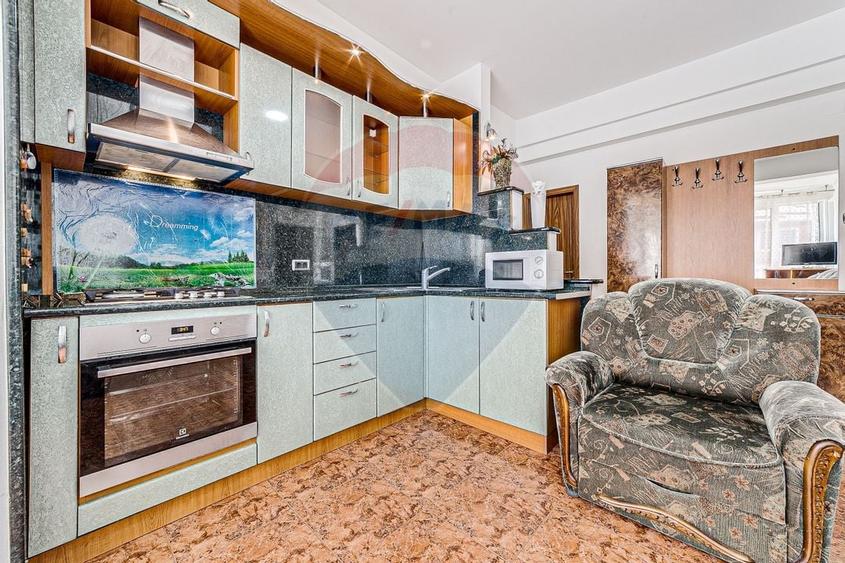 Apartament cu 3 camere de închiriat în zona Boul Rosu - 1