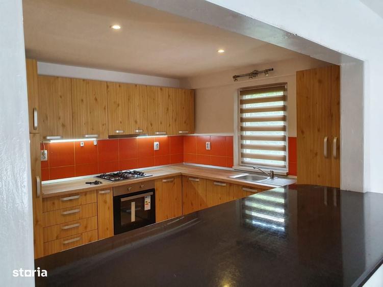 Apartament cu 3 camere, str. Muncitorilor - 7