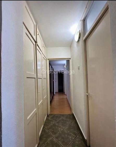 Apartament cu 3 camere decomandat în Rogerius