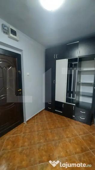 Apartament cu 3 camere decomandat în Simeria