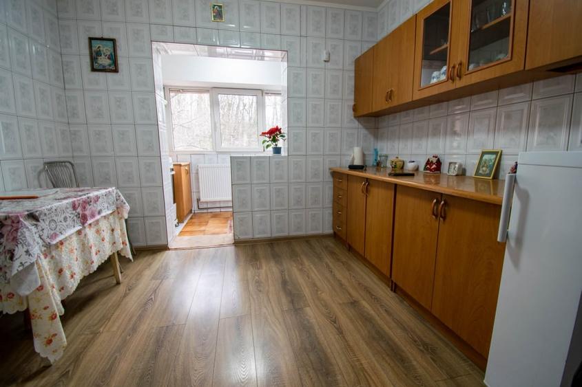 Stefanestii de Jos, 3 camere 70 mp,2 bai,centrala proprie,etaj 1/2,Comision 0% - 6