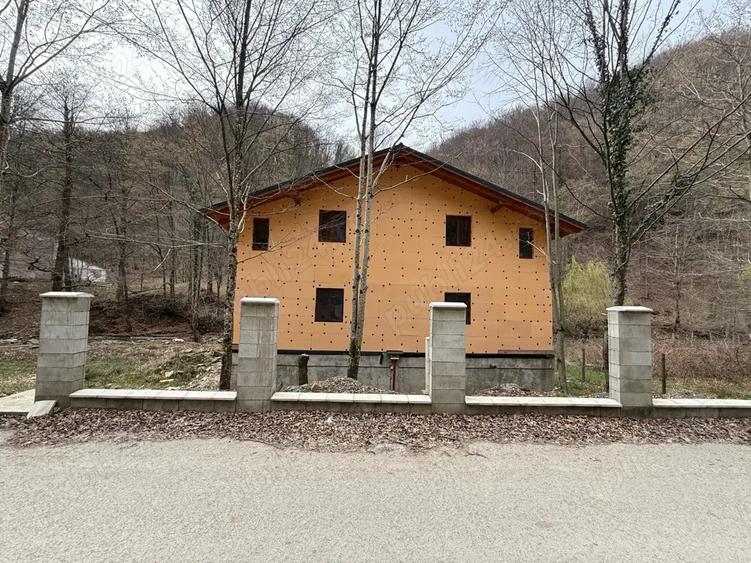 De vanzare cabana in localitatea Nadrag - 1