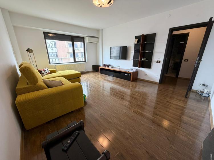 Calea Calarasilor, 40mp, 5/7, 1993, mobilata/utilata/renovata lux, obloane, A/C - 1