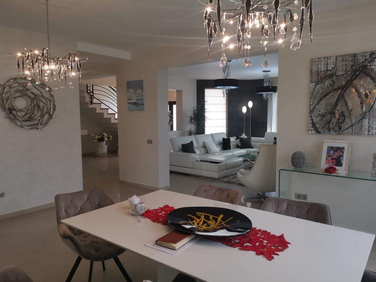 casa/vila P+1+M , STEFANESTI, teren 749 mp, finisaje superioare, mobilata - 12