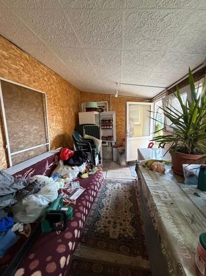 Casa si Teren/ Curte/ Metrou Republica 12' - 15