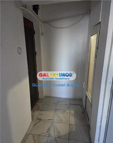 Vindem garsoniera in zona Razboieni-biserica , etaj 2, decom - 8
