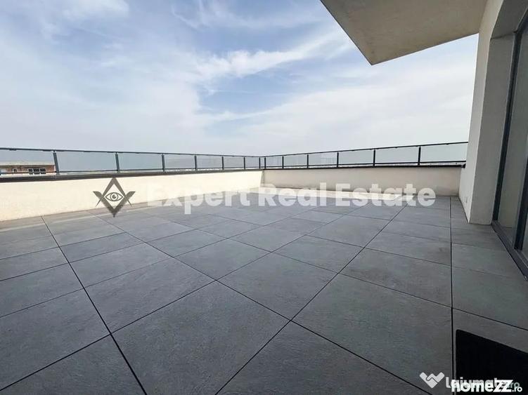 Apartament cu 3 camere decomandat în Tunari