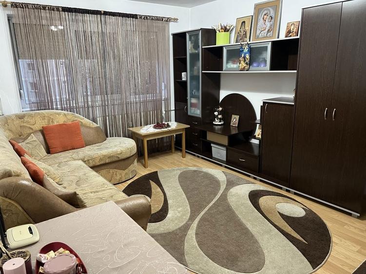 Apartament de vanzare cu 3 camere in Rogerius, str. Italiana - 1