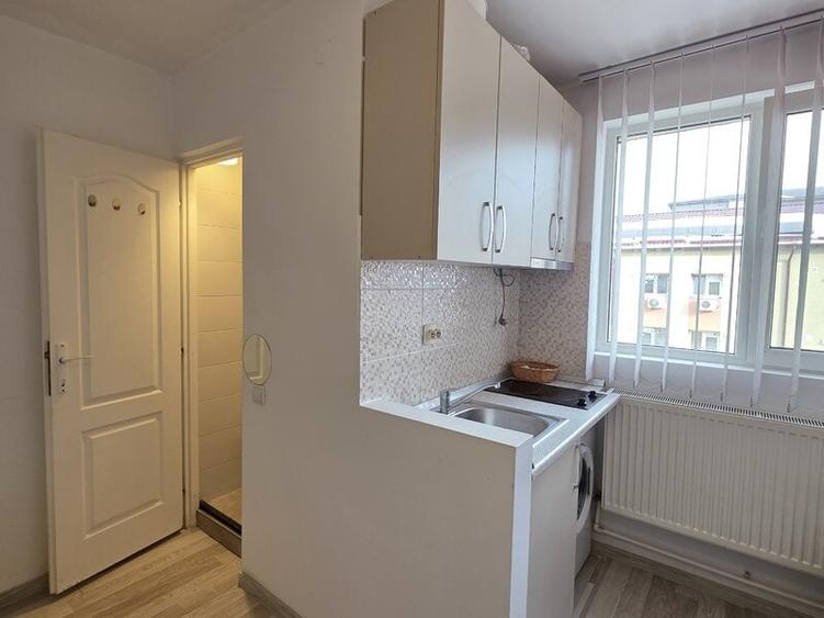 Piata Trapezului/ale.Mizil.5 minute metrou - 5