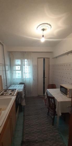 Inchiriez apartament 3 camere Nord - 2