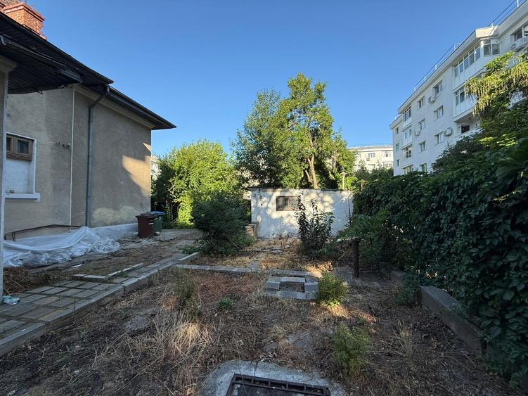 Vila in zona Băneasa, în imediata vecinătate a Parcului Herăstrău 7 camere - 4