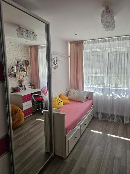 Apartament cu 3 camere decomandat, mobilat în Gorjului
