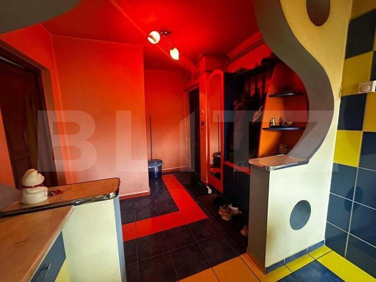 Apartament 3 camere, 68 mp, etaj 1, zona 9 Mai - 5