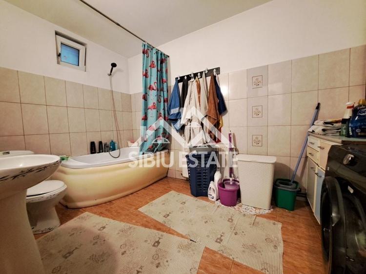 Casa cu pivnita mare, dormitor la parter, Selimbar - 15