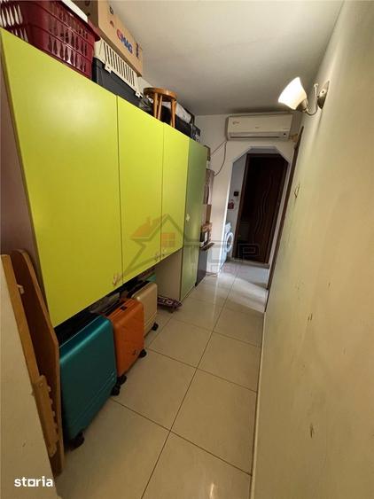 Apartament cu 3 camere decomandat, mobilat în Nicolina