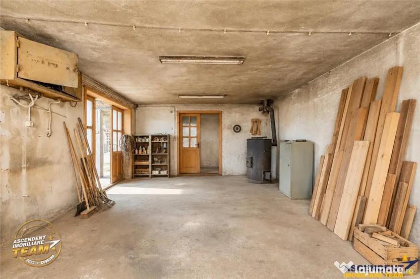 Casă cu 3 camere cu Teren 1123 Mp în Lunga